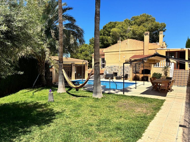 Villa for Sale in Los Balcones - Los Altos, Alicante 26
