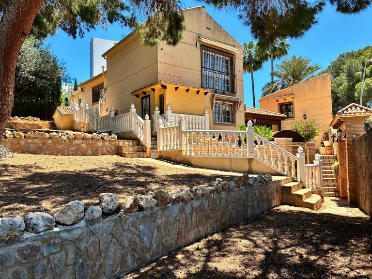 Villa for Sale in Los Balcones - Los Altos, Alicante 25