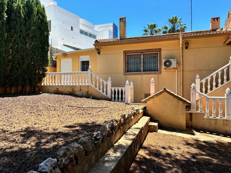 Villa for Sale in Los Balcones - Los Altos, Alicante 33