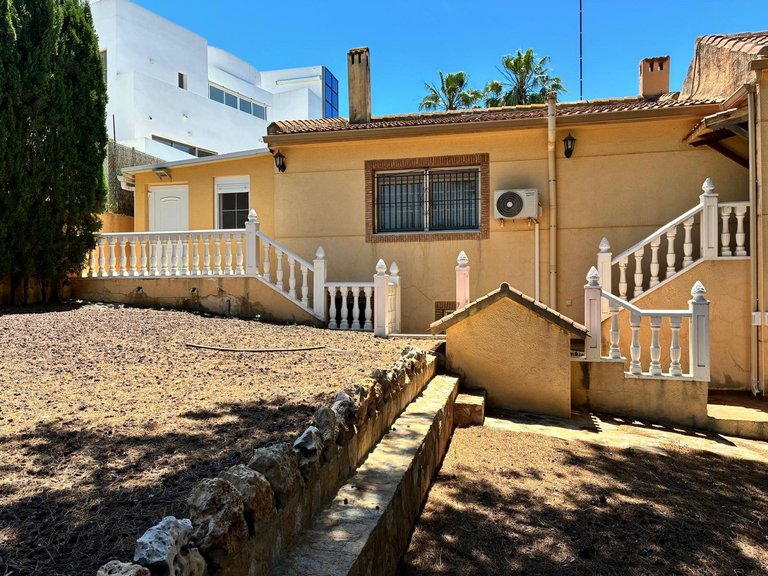 Villa for Sale in Los Balcones - Los Altos, Alicante 39