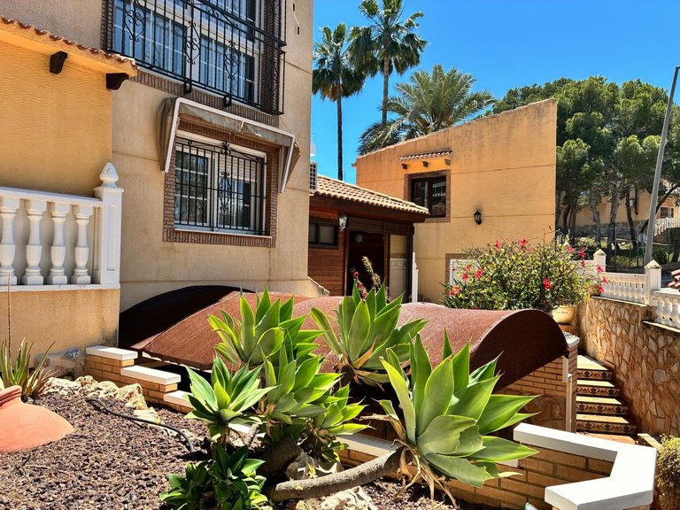 Villa for Sale in Los Balcones - Los Altos, Alicante 38