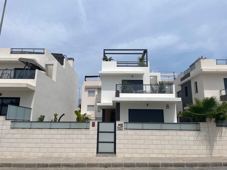 Villa for Sale in Benijofar, Alicante 3