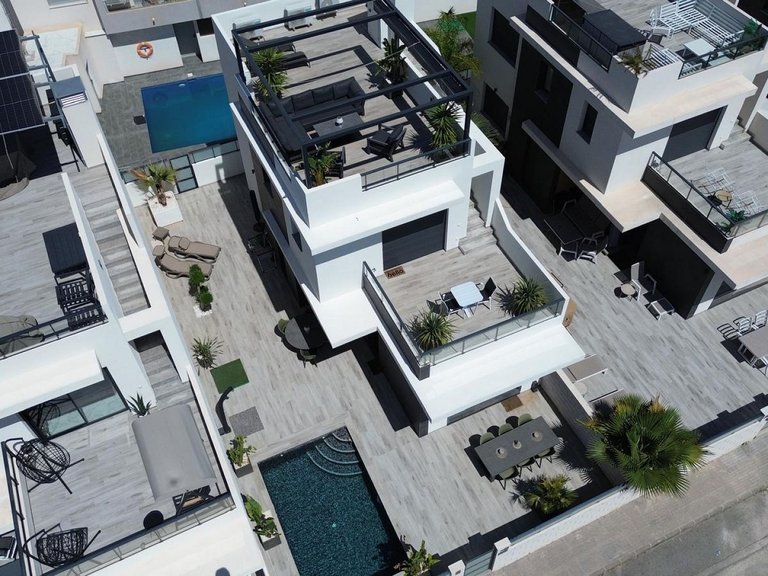 Villa for Sale in Benijofar, Alicante 1