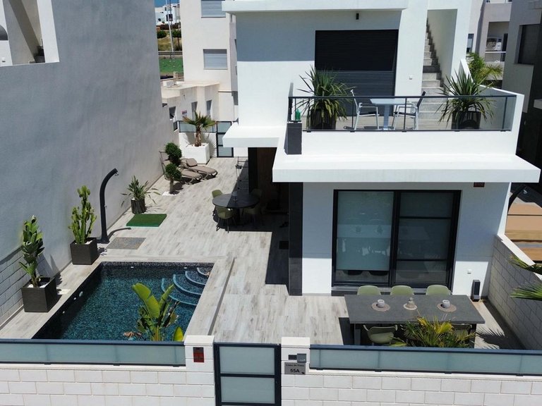 Villa for Sale in Benijofar, Alicante 2