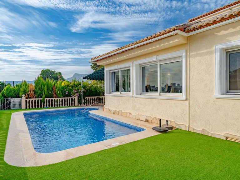 Villa for Sale in Costa Blanca Calpe, Alicante 1