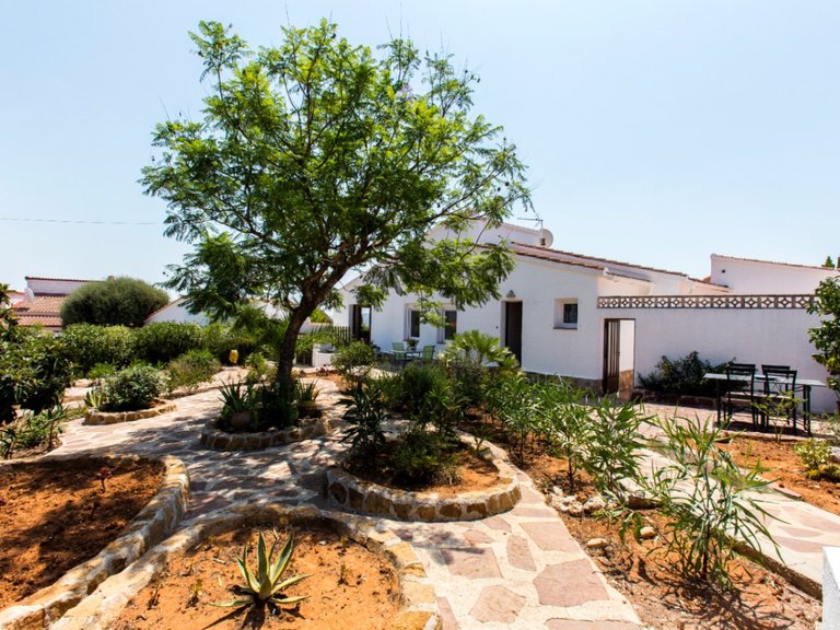 Villa for Sale in Inland Pedreguer, Alicante 1