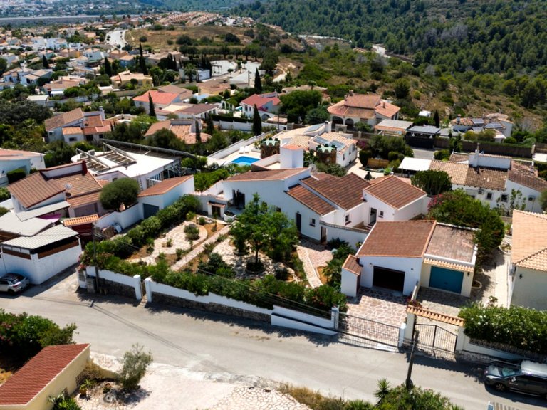 Villa for Sale in Inland Pedreguer, Alicante 2