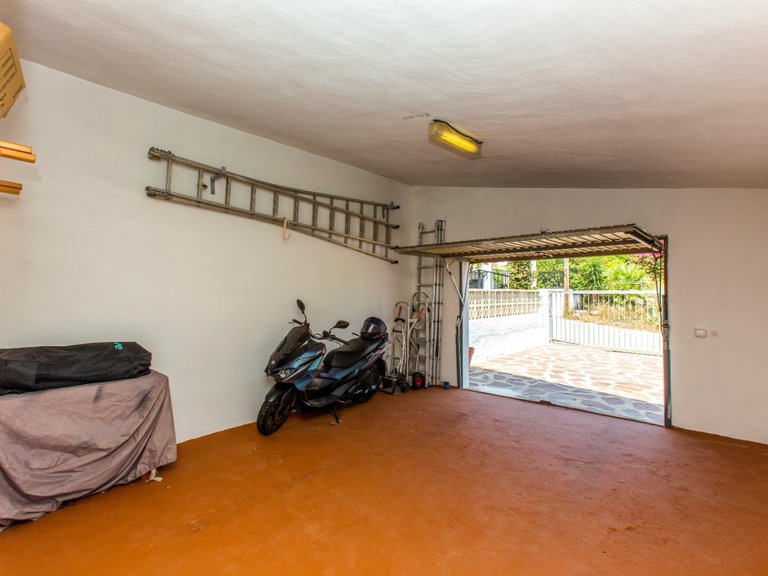 Villa for Sale in Inland Pedreguer, Alicante 44