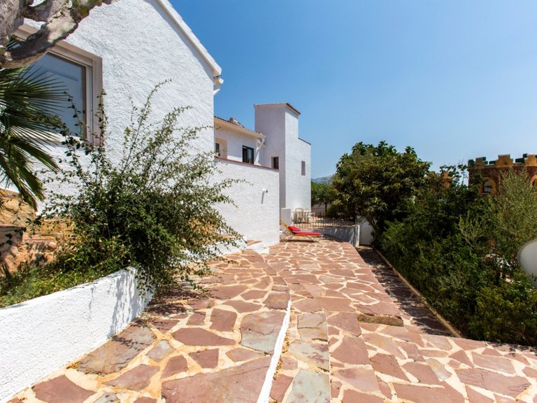 Villa for Sale in Inland Pedreguer, Alicante 32