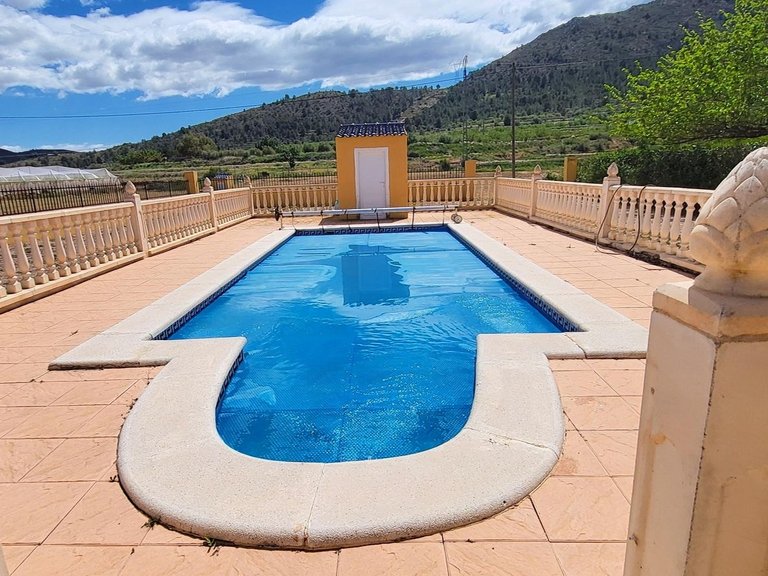 Villa for Sale in La Romana, Alicante 9
