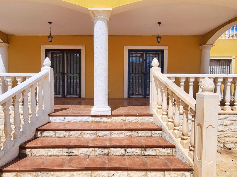 Villa for Sale in La Romana, Alicante 4