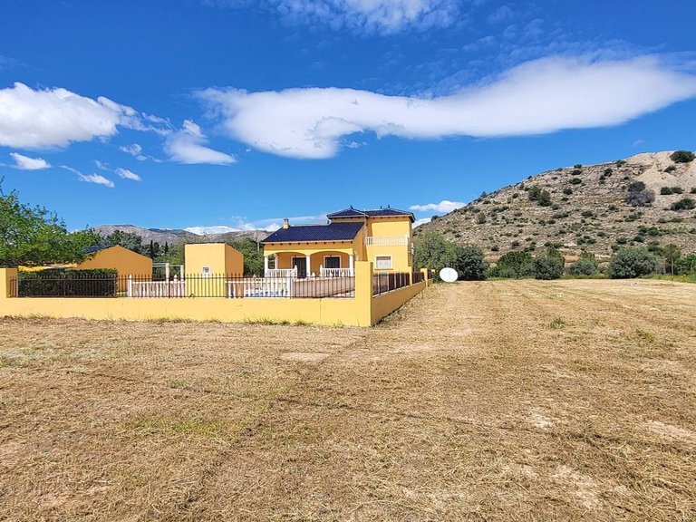 Villa for Sale in La Romana, Alicante 5