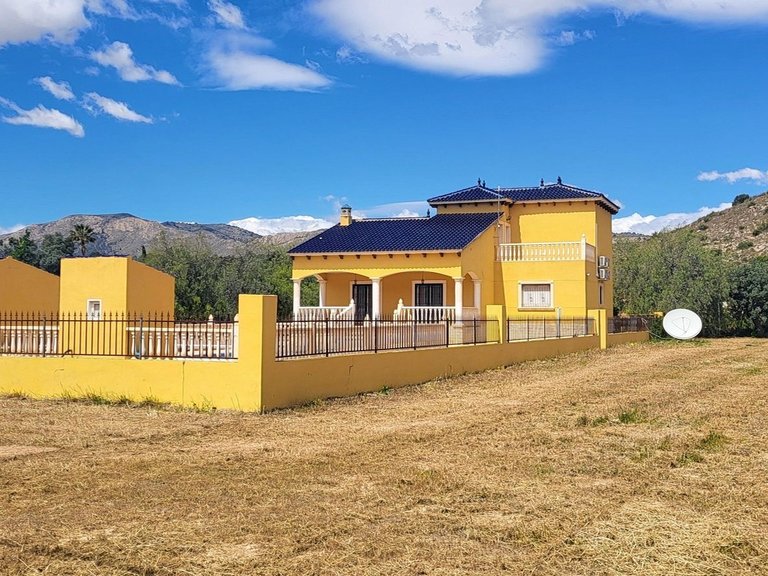 Villa for Sale in La Romana, Alicante 22