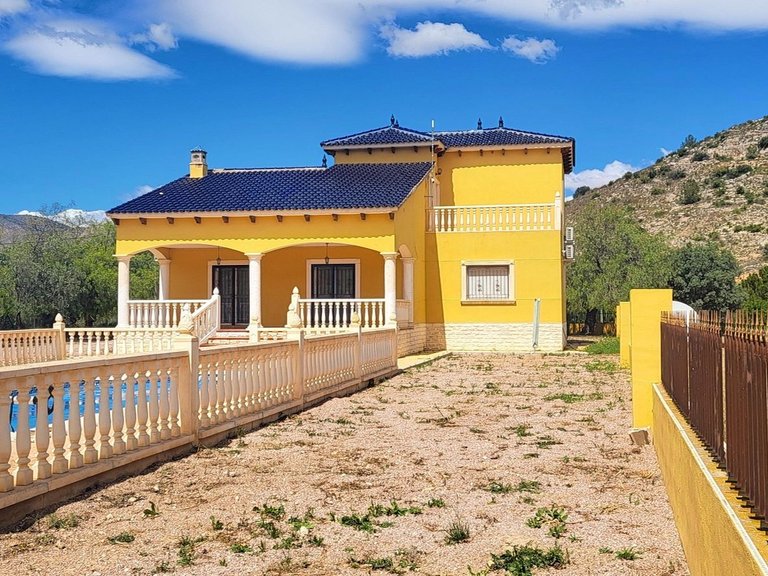 Villa for Sale in La Romana, Alicante 6
