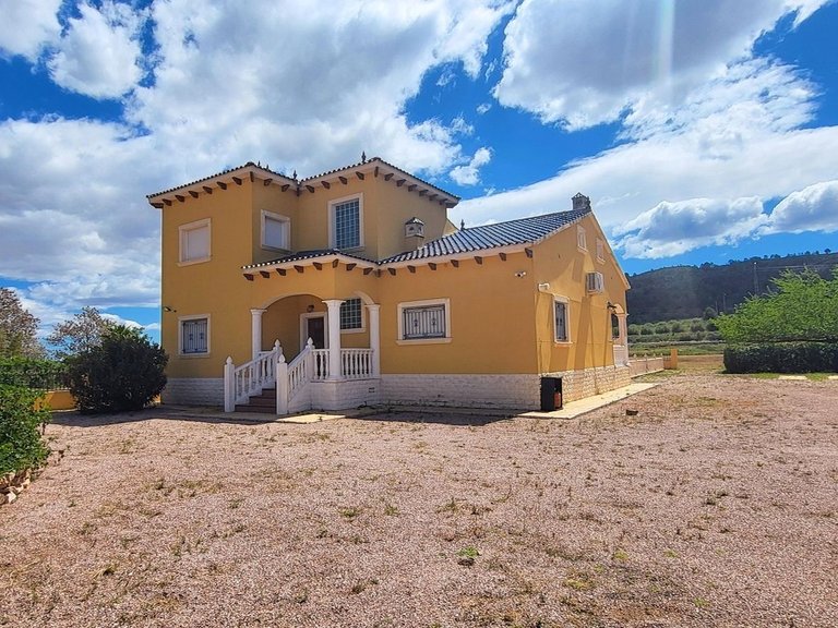 Villa for Sale in La Romana, Alicante 3