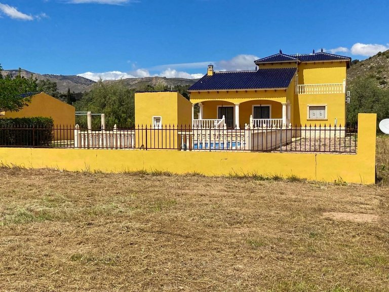 Villa for Sale in La Romana, Alicante 1