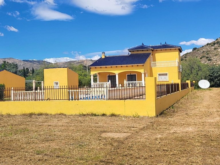 Villa for Sale in La Romana, Alicante 2