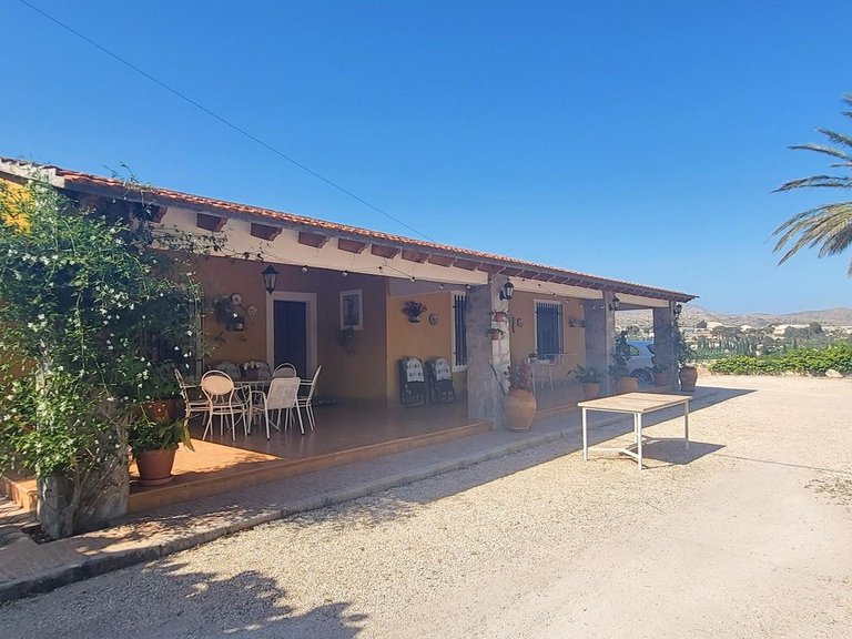 Villa for Sale in Novelda, Alicante 1