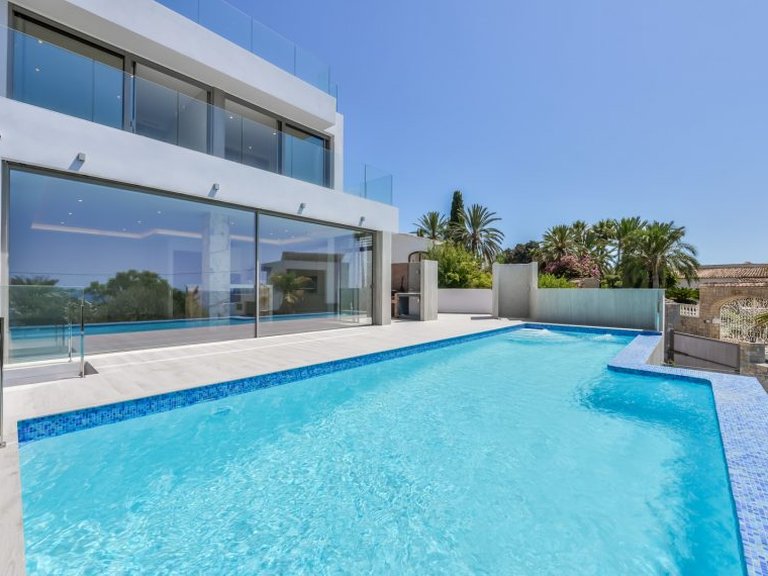 Villa for Sale in Costa Blanca Calpe, Alicante 1