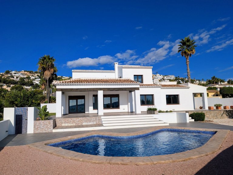 Villa for Sale in Costa Blanca Moraira, Alicante 1