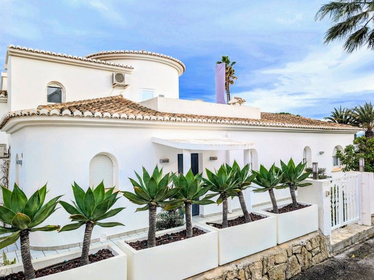Villa for Sale in Costa Blanca Moraira, Alicante 2