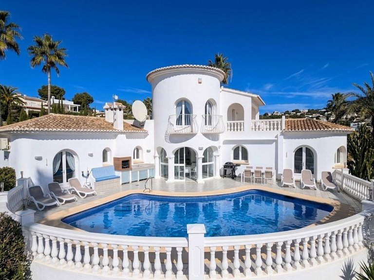 Villa for Sale in Costa Blanca Moraira, Alicante 1