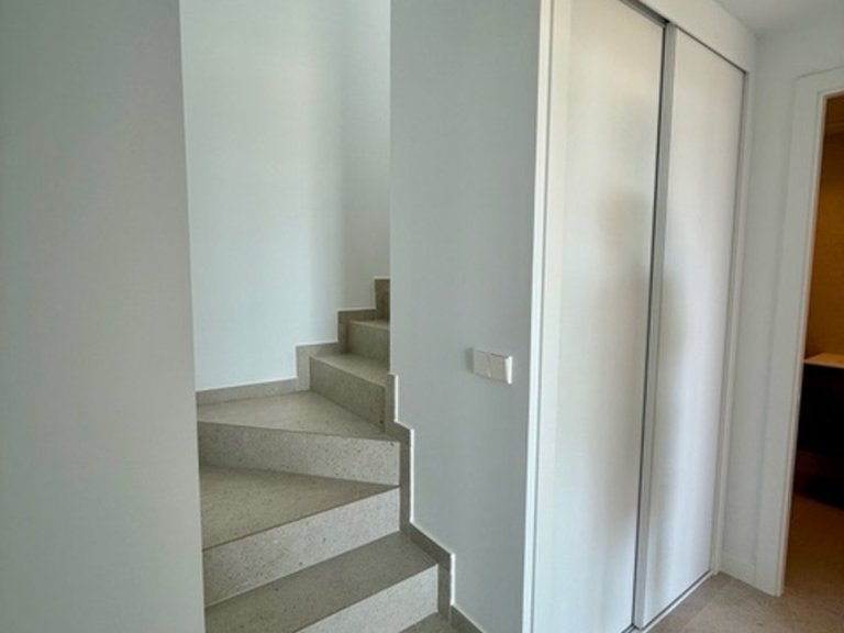 Penthouse for Sale in Costa Blanca Villajoyosa, Alicante 11