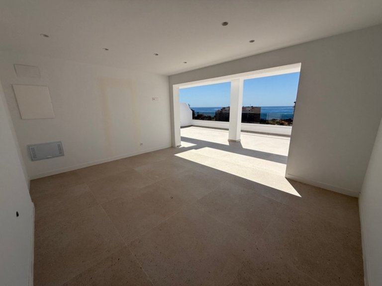 Penthouse for Sale in Costa Blanca Villajoyosa, Alicante 16