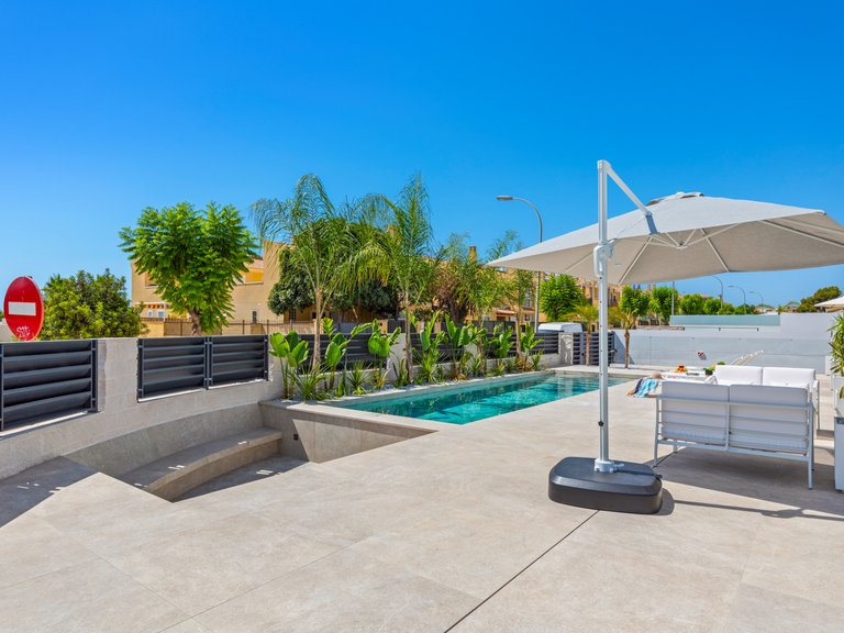 Villa for Sale in El Amerador, El Campello, Alicante 42