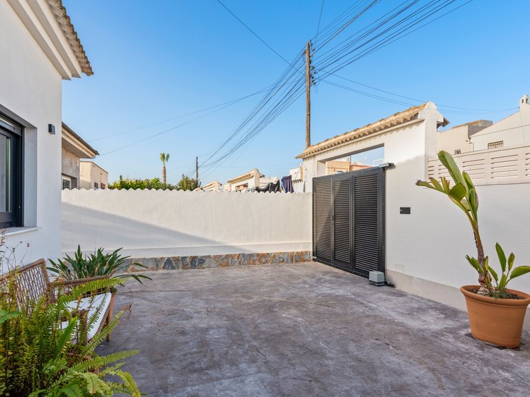 Villa for Sale in El Chaparral, Torrevieja, Alicante 25
