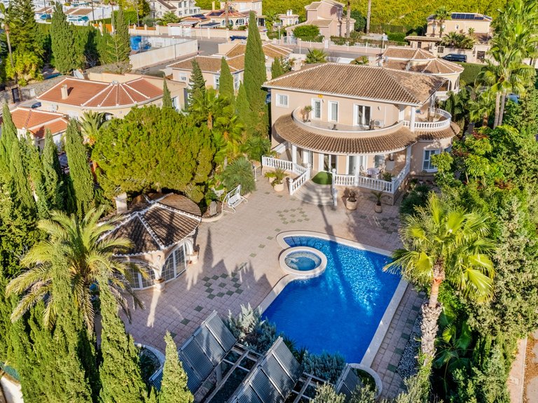 Villa for Sale in Doña Pepa, Ciudad Quesada, Alicante 1