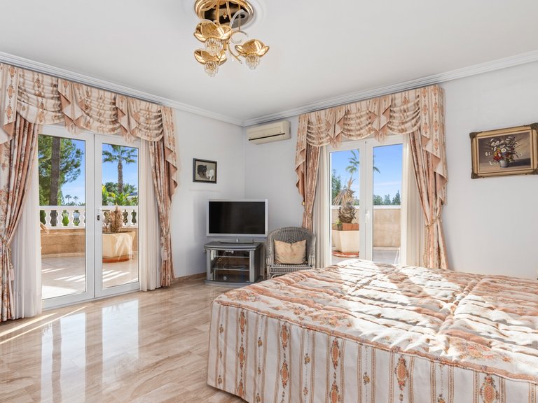 Villa for Sale in Doña Pepa, Ciudad Quesada, Alicante 26