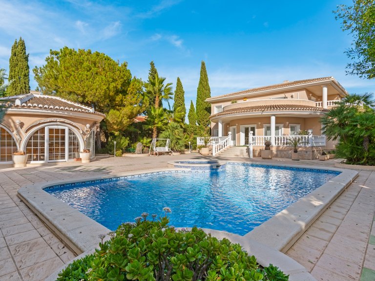 Villa for Sale in Doña Pepa, Ciudad Quesada, Alicante 2