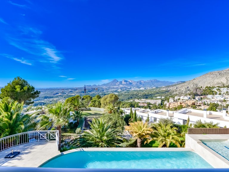 Villa for Sale in Sierra de Altea, Altea, Alicante 36