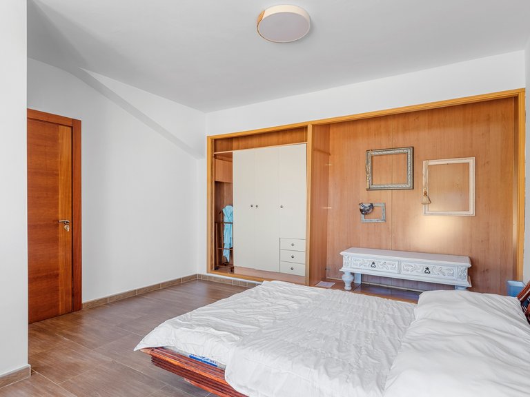 Villa for Sale in Alfas Del Pi, Alicante 9