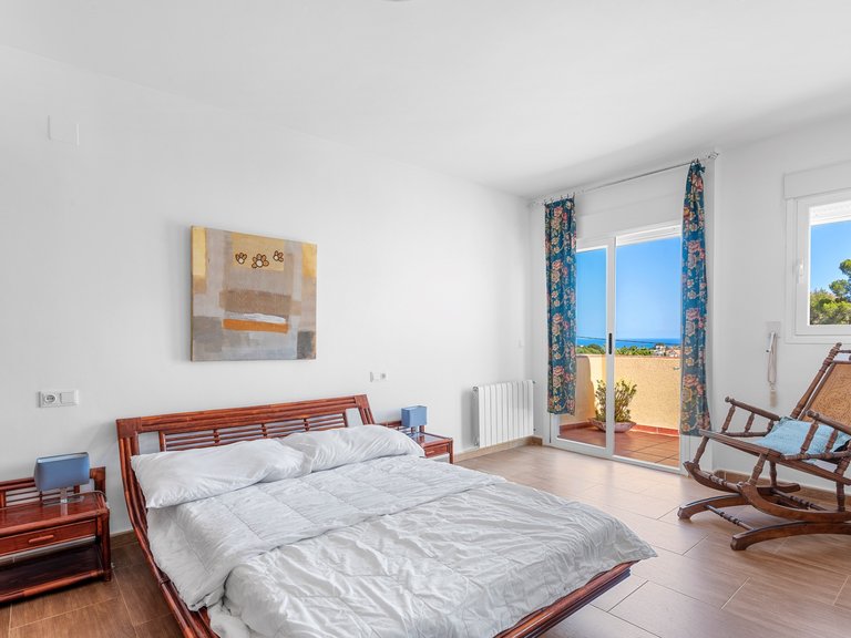 Villa for Sale in Alfas Del Pi, Alicante 7
