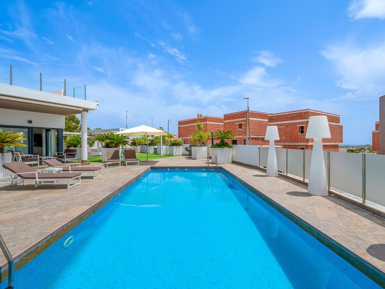 Villa for Sale in Villamartin, Orihuela Costa, Alicante 41