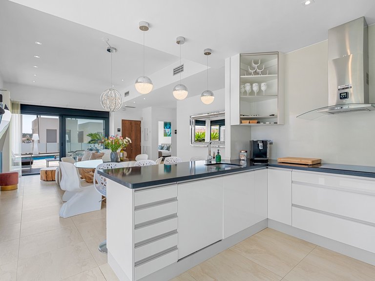 Villa for Sale in Villamartin, Orihuela Costa, Alicante 17