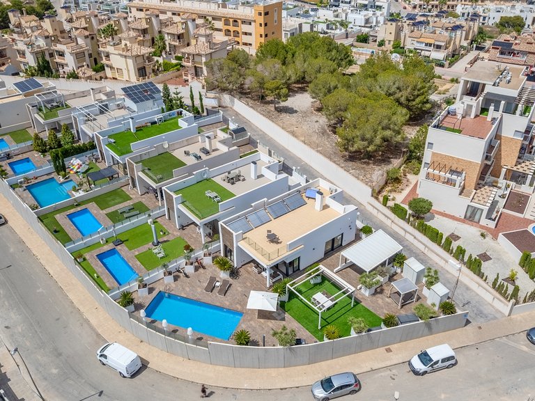 Villa for Sale in Villamartin, Orihuela Costa, Alicante 10