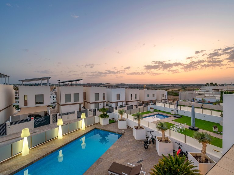 Villa for Sale in Villamartin, Orihuela Costa, Alicante 39