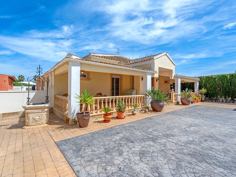 Country House for Sale in Las Heredades, Almoradi, Alicante 4