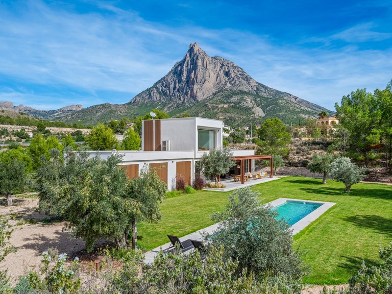 Villa for Sale in Finestrat, Alicante 39