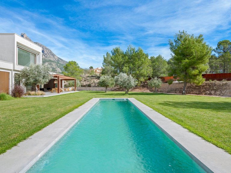 Villa for Sale in Finestrat, Alicante 35