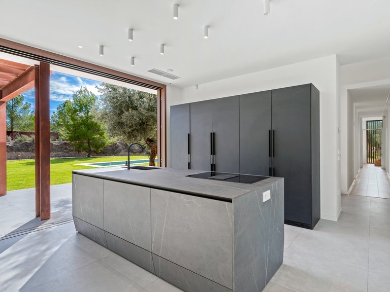 Villa for Sale in Finestrat, Alicante 11