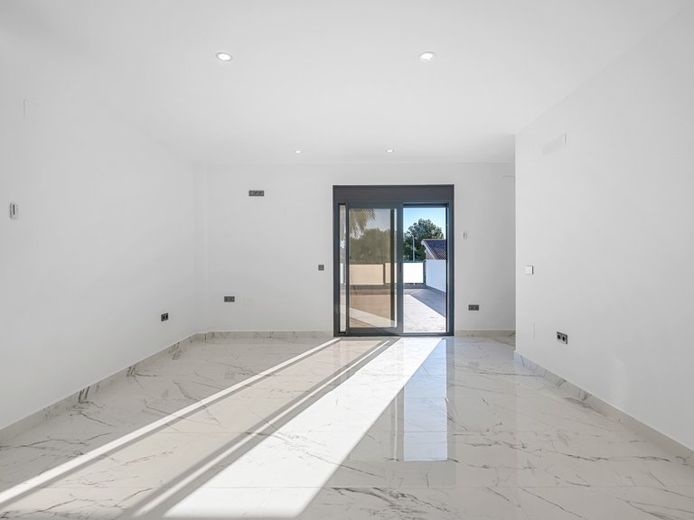 Villa for Sale in Campoamor, Alicante 9