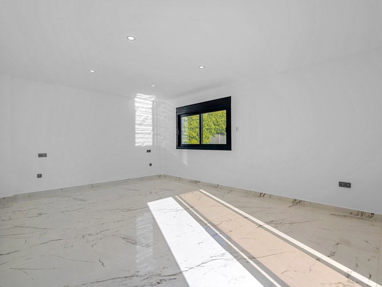 Villa for Sale in Campoamor, Alicante 7