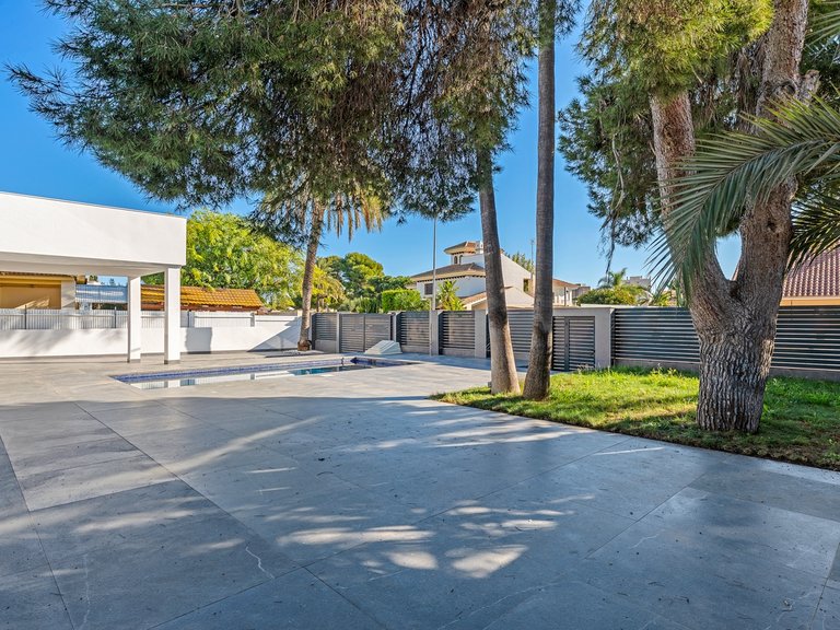 Villa for Sale in Campoamor, Alicante 34
