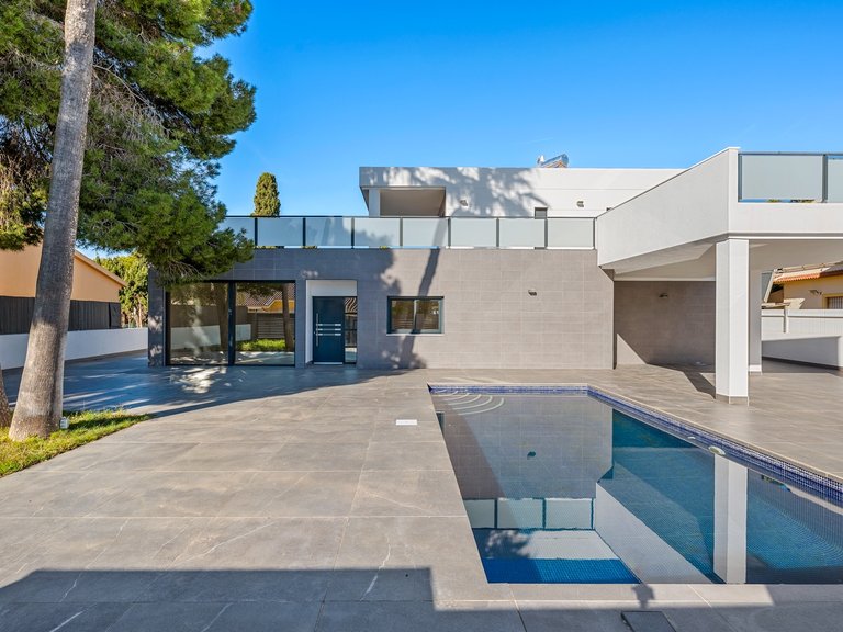 Villa for Sale in Campoamor, Alicante 2