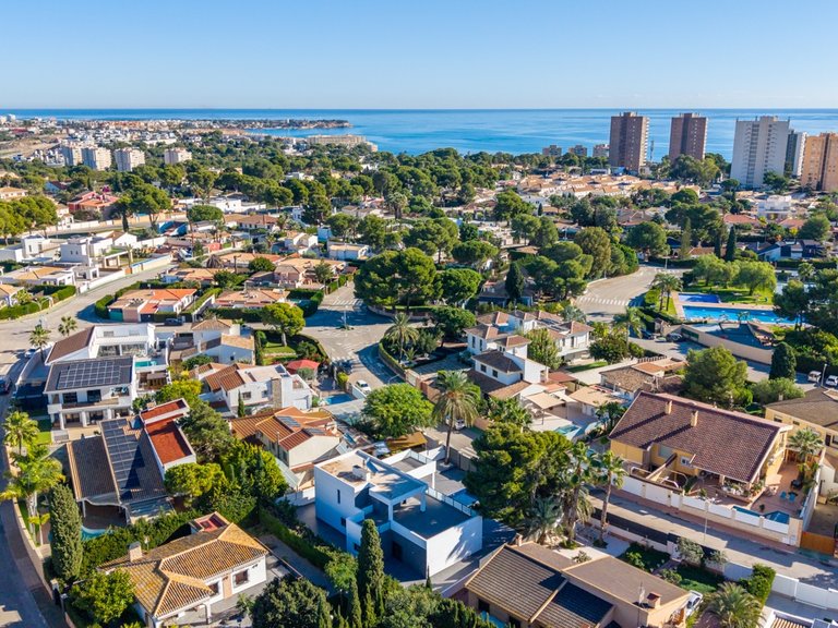Villa for Sale in Campoamor, Alicante 1