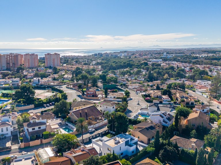 Villa for Sale in Campoamor, Alicante 37